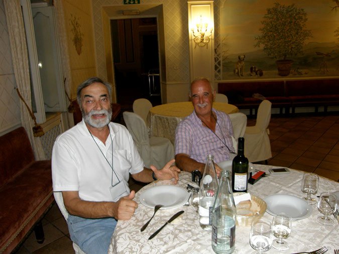 1° raduno Ascoli Piceno dal 9 al 10 settembre 2011 -  foto...036 - la sera a cena...  